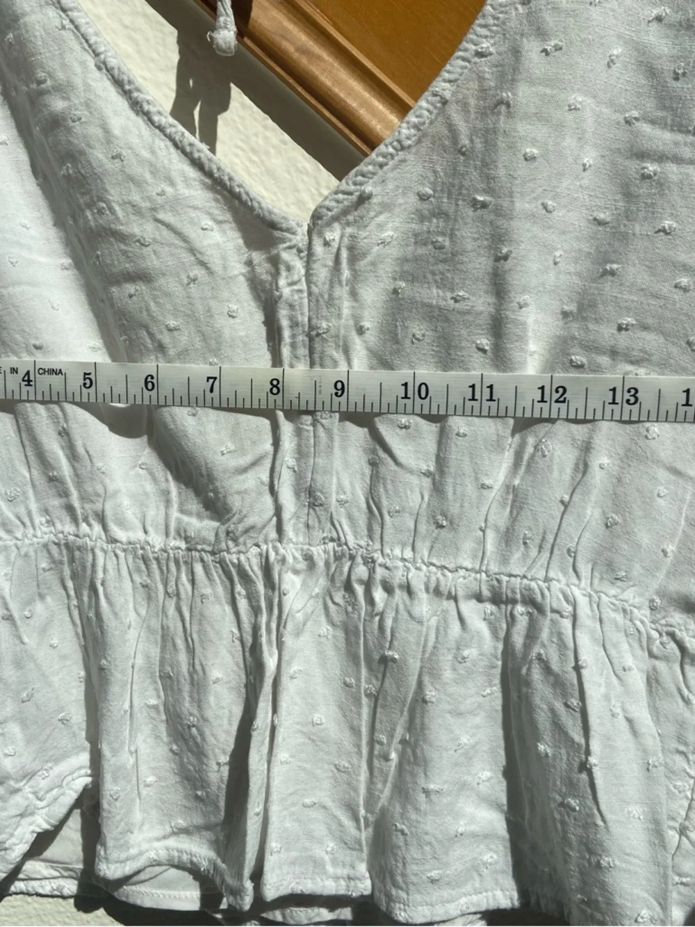 Hollister White Babydoll Tee with Tie Back Detail, YA size S great condition